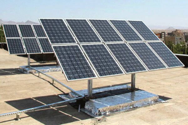 وزارت نیرو از تولیدکنندگان پنل‌های خورشیدی حمایت می‌کند