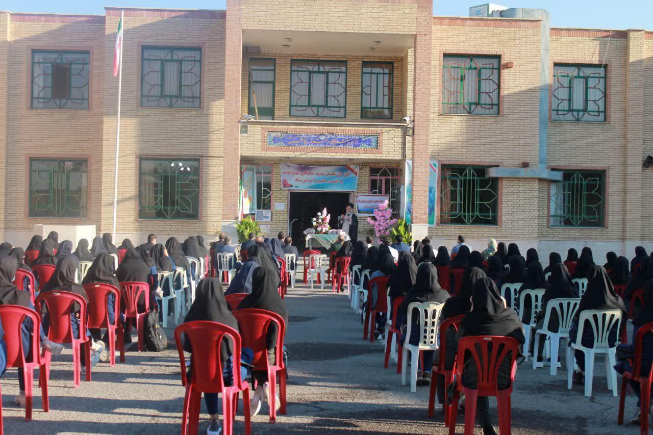 زنگ بازگشایی مدارس در شهرستان بناب به صدا در آمد + تصاویر