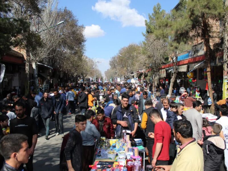 برپایی بازار چهارشنبه سوری در سطح شهر بنا ب و استقبال پرشور مردم از این بازار سنتی و تاریخی ‌
