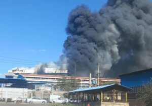 آتش سوزی شدید در کارخانه موتور سیکلت خیالی