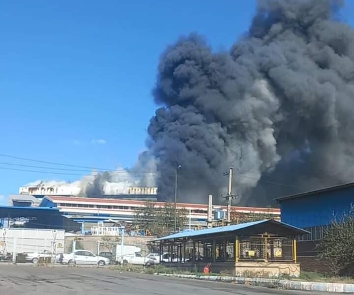 آتش سوزی شدید در کارخانه موتور سیکلت خیالی